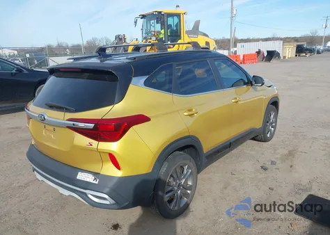 2021 Kia Seltos S z USA, uszkodzony, nr VIN KNDEUCAA6M7085751